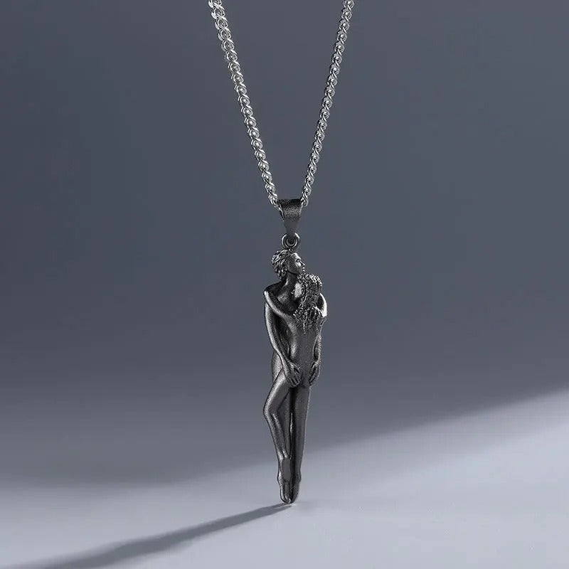 Classic Embrace Pendant Necklace – Romantic Matching Jewelry for Couples